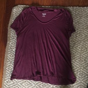 T-shirt with v cut out